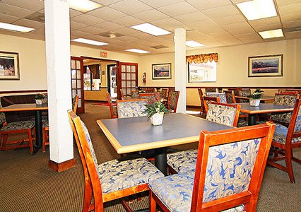 Econo Lodge Inn & Suites Historic District